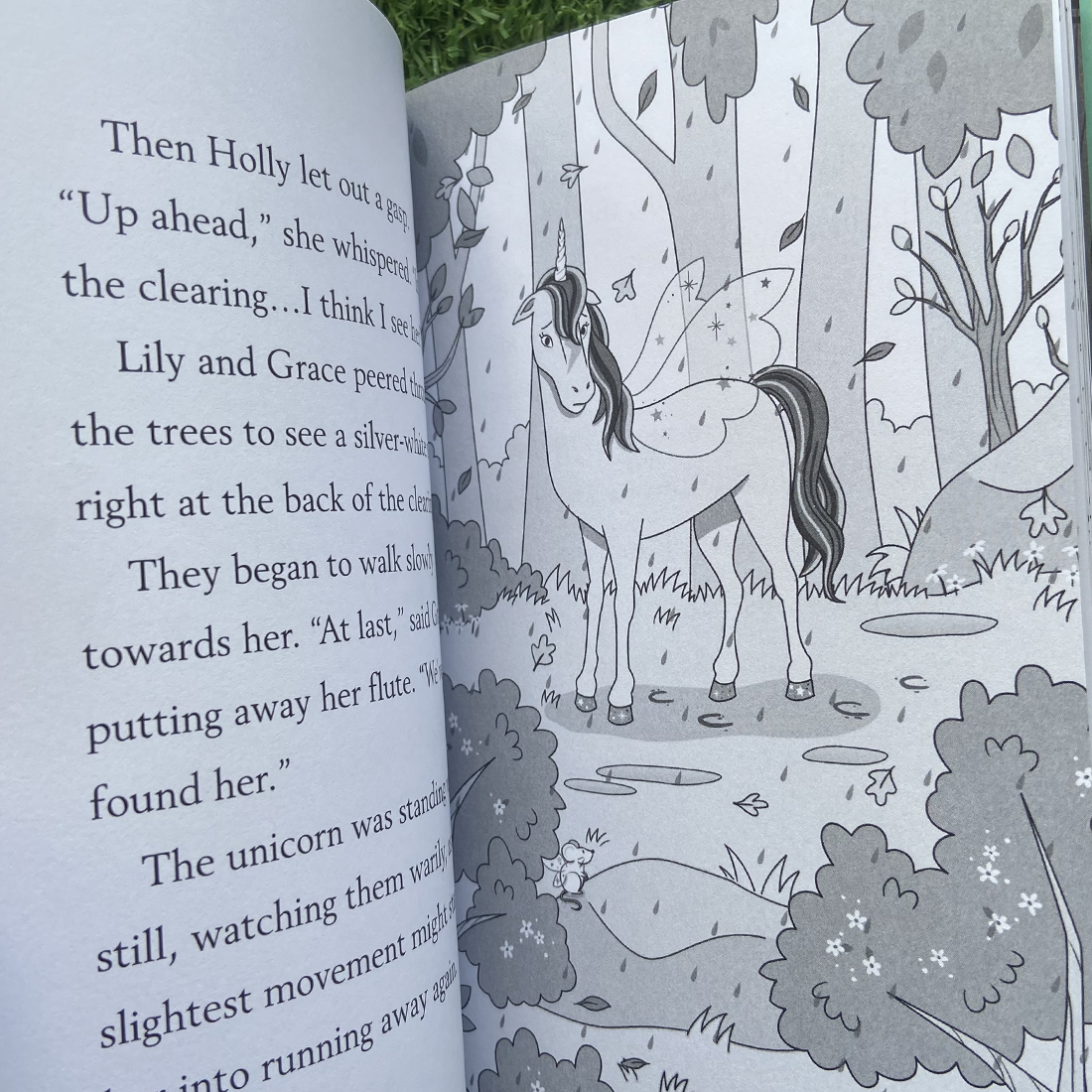 A Sticker Dolly Story: Unicorn Rescue (Storybook)