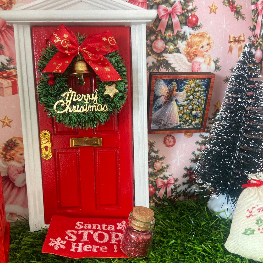 Miniature Christmas Wreath Fairy Door Decoration