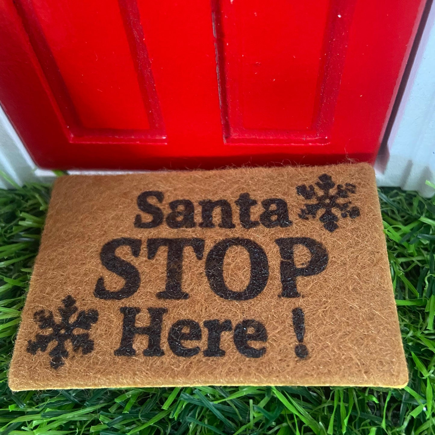 Miniature Santa Stop Here Brown Doormat – Fairy Door Christmas Decoration