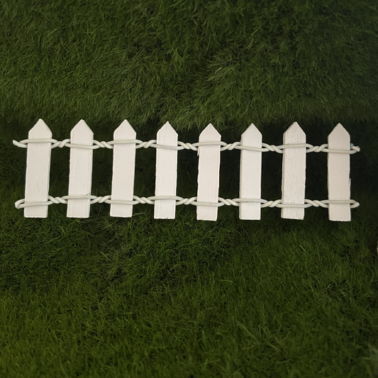 Miniature White Fairy Garden Fence 10cm x 3cm