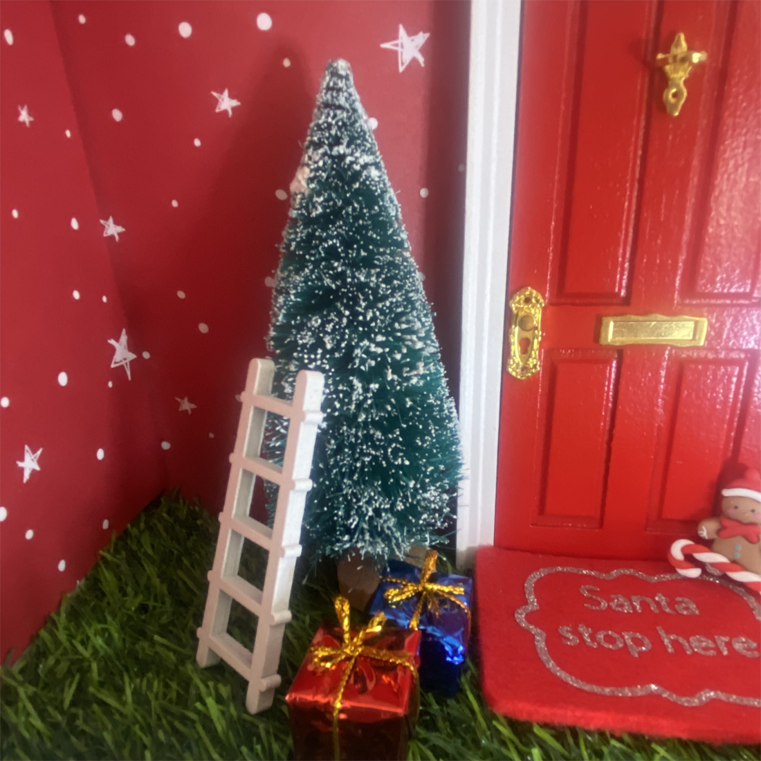 Red Christmas Fairy Door Set