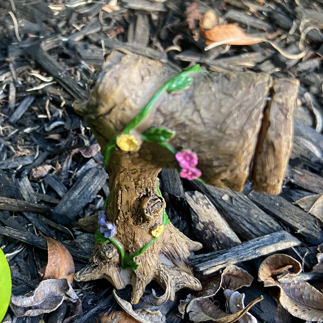 Woodland Fairy Miniature Opening Mail Box