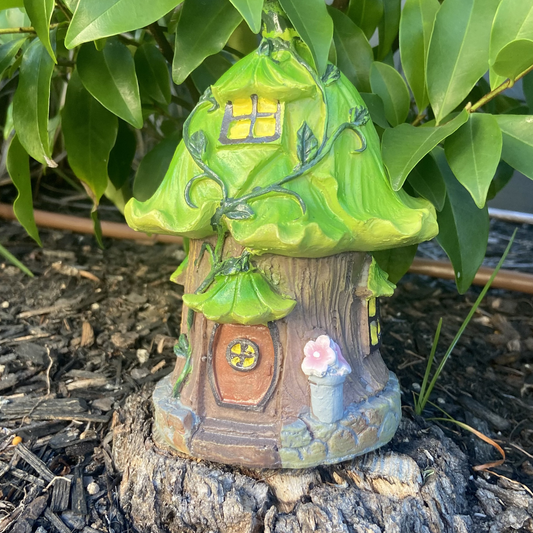 Green Fairy Garden Leaf House
