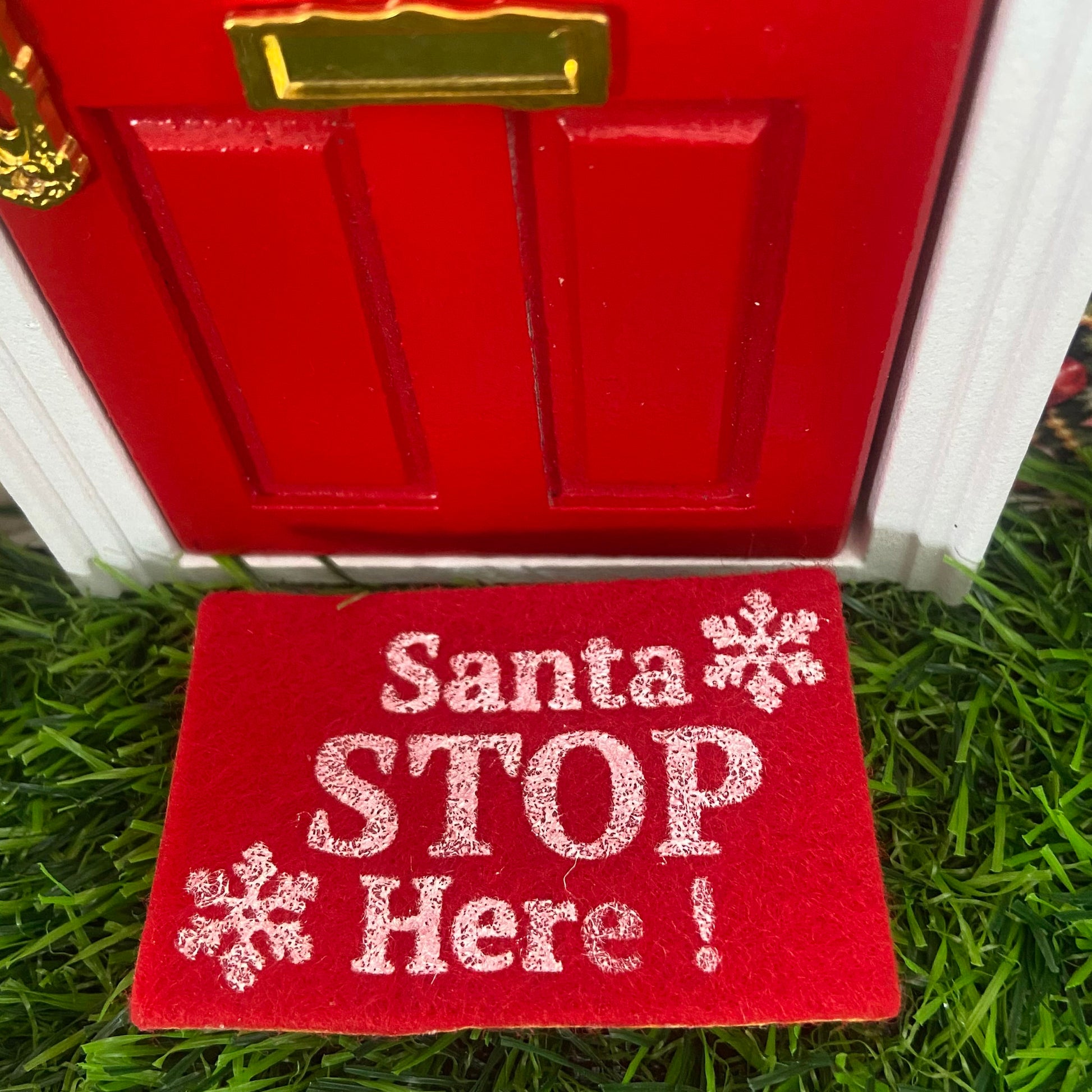 1:12 scale miniature red santa stop here doormat for fairy door displays this christmas